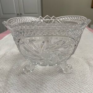 EUC VTG GLASS CANDY DISH WITH 3 FEET DIAMOND PATTERN AND STAR OF DAVID ON SIDES